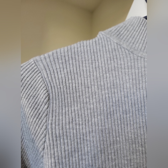 Women Mock Neck Rib-knit Crop Sweater Light Grey - Picture 4 of 6